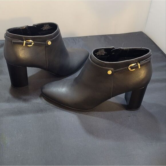 VINCE CAMUTO POINTED TOE BLOCK HEEL SLIP-ON WOMEN"S BOOTIE - Picture 1 of 12